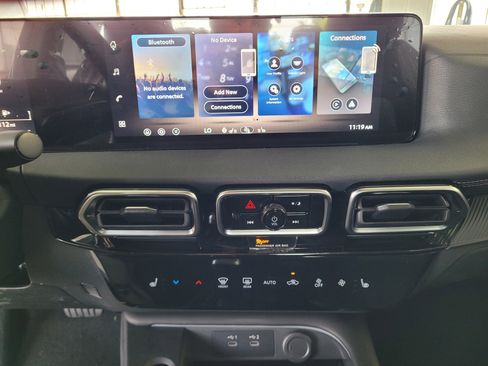 New 2026 Nissan Sentra SV w/ SV Convenience Package FWD image 10