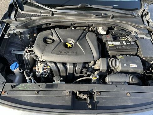 Used 2018 Hyundai Elantra GT image 20