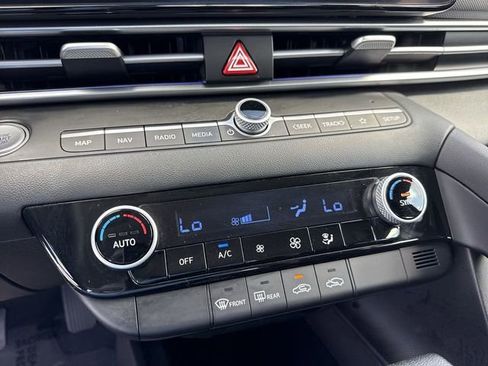 Used 2024 Hyundai Elantra SEL image 19