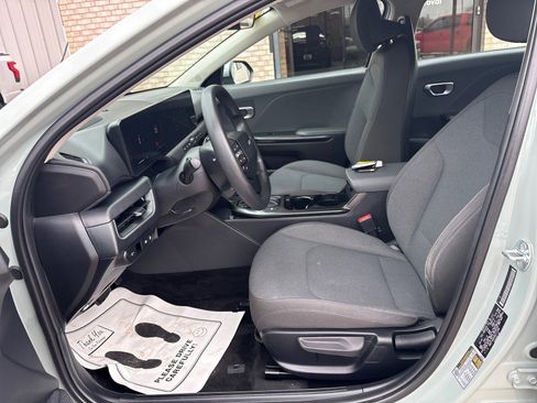 Used 2025 Kia K4 FWD image 3