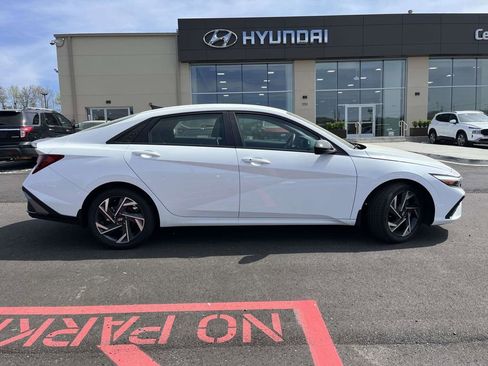 Certified 2025 Hyundai Elantra Sport image 2