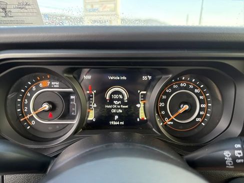 Used 2025 Jeep Wrangler Unlimited Rubicon AWD/4WD image 18
