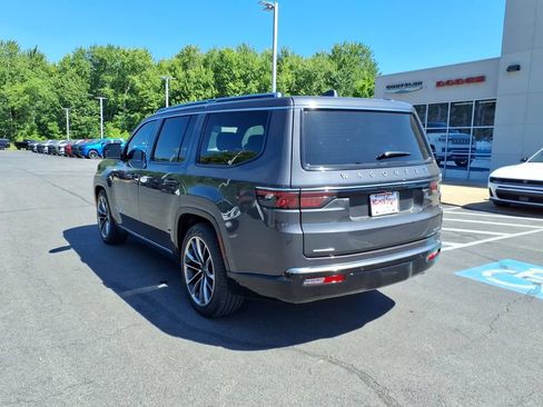 Used 2023 Jeep Wagoneer Series III w/ Premium Group I AWD/4WD image 8