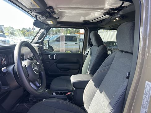 New 2026 Jeep Gladiator Sport image 11