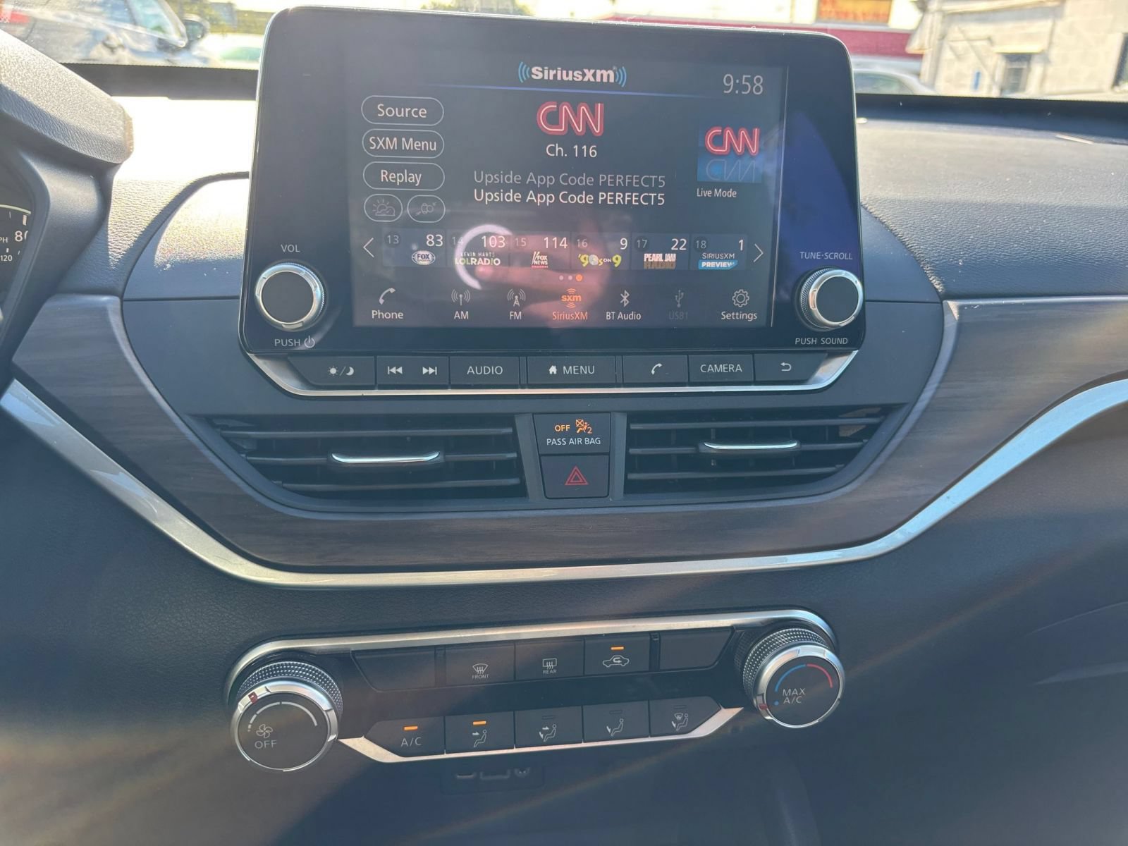 Used 2025 Nissan Altima 2.5 SV FWD image 16