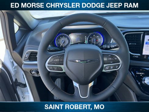 New 2026 Chrysler Pacifica Pinnacle FWD image 27