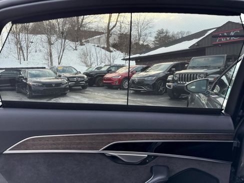 Used 2021 Audi A8 L 3.0T w/ Executive Plus Package image 27