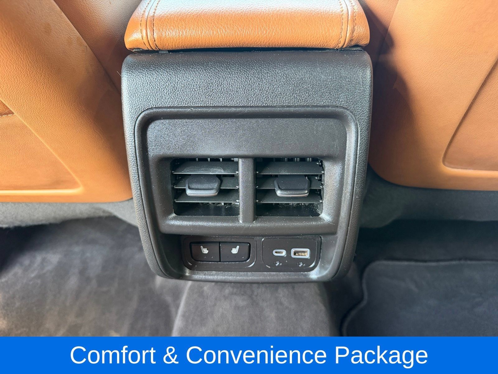 Used 2024 Cadillac XT4 Premium Luxury AWD/4WD image 29