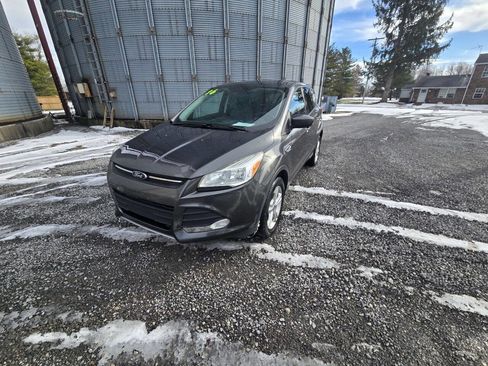 Used 2016 Ford Escape SE image 3