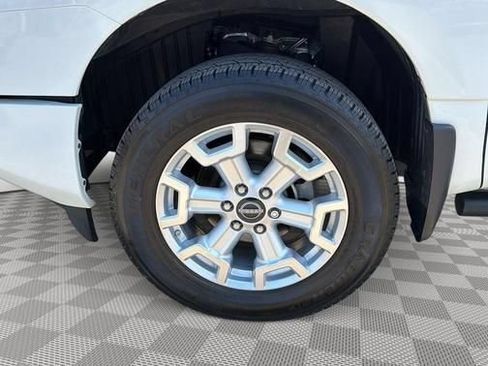 Used 2024 Nissan Titan SV w/ SV Convenience Package AWD/4WD image 14