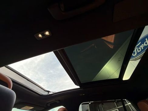 Used 2024 Lincoln Aviator Black Label w/ Jet Package image 17