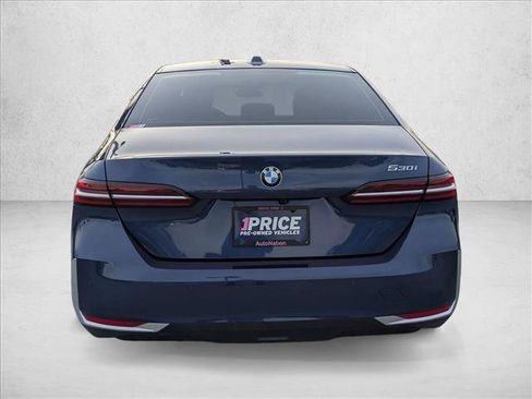 Certified 2024 BMW 530i w/ Convenience Package image 7