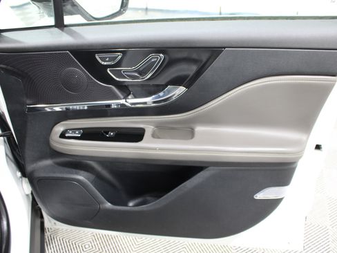 Used 2025 Lincoln Corsair FWD image 26