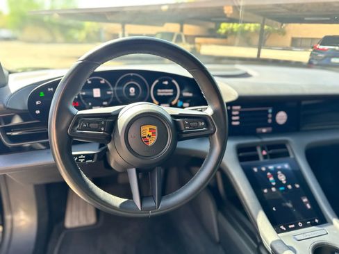 Used 2020 Porsche Taycan 4S w/ Premium Package image 24