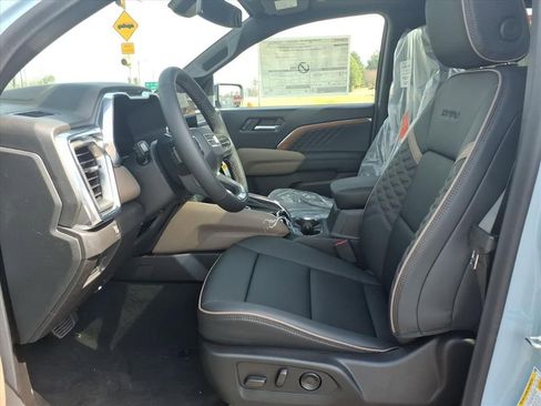 New 2026 GMC Canyon Denali image 11