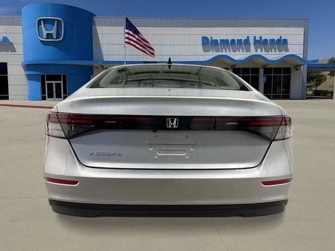 New 2025 Honda Accord SE image 4