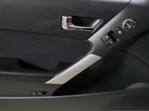 Used 2010 Hyundai Genesis 2.0T image 19