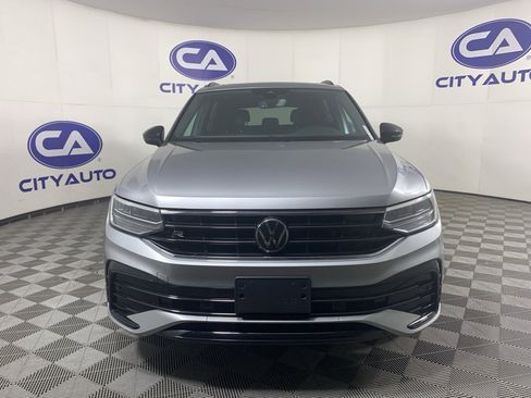 Used 2024 Volkswagen Tiguan SE R-Line image 9