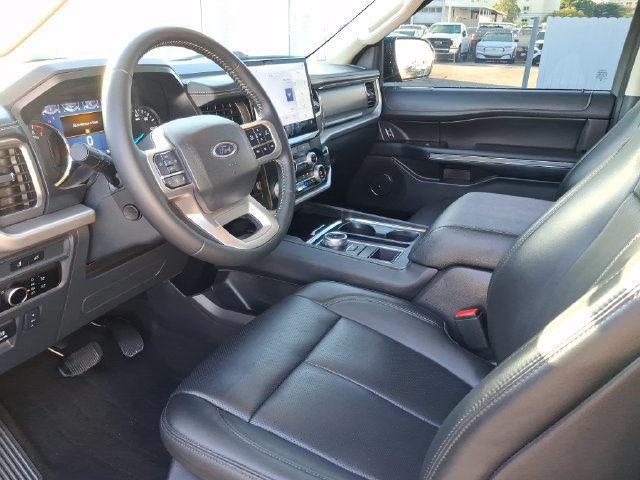 Used 2024 Ford Expedition XLT RWD image 10