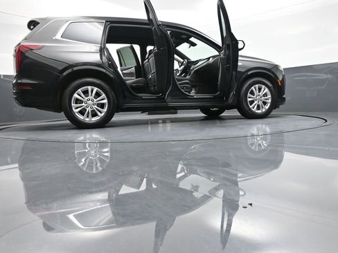 Used 2023 Cadillac XT6 Luxury image 50