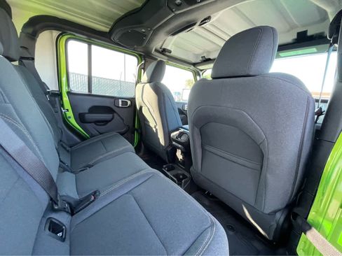 New 2025 Jeep Gladiator Sport image 26