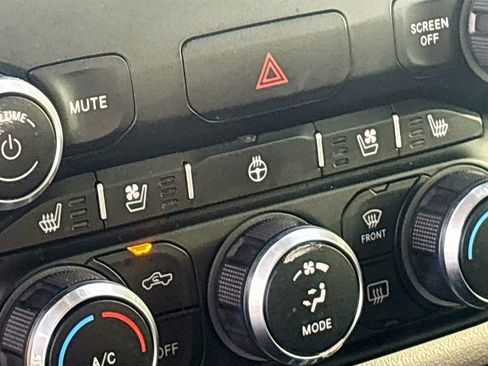 Used 2019 RAM 1500 Laramie AWD/4WD image 19