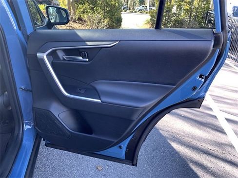 Used 2023 Toyota RAV4 SE image 11