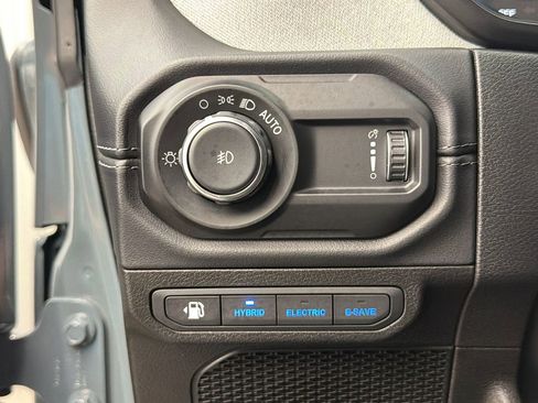Used 2025 Jeep Wrangler Unlimited Sahara w/ Safety Group AWD/4WD image 30