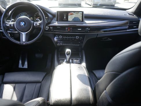 Used 2019 BMW X6 sDrive35i w/ M Sport Package image 16