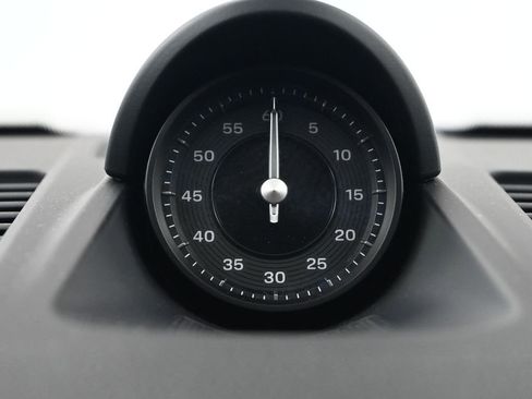 Certified 2024 Porsche 911 Carrera image 10