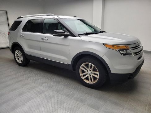 Used 2015 Ford Explorer XLT w/ Equipment Group 202B FWD image 11