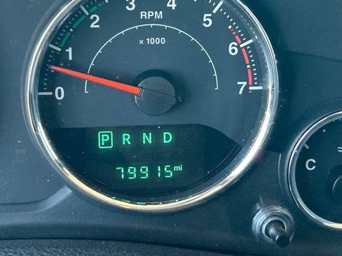 Used 2016 Jeep Wrangler Unlimited Sahara w/ Connectivity Group AWD/4WD image 27