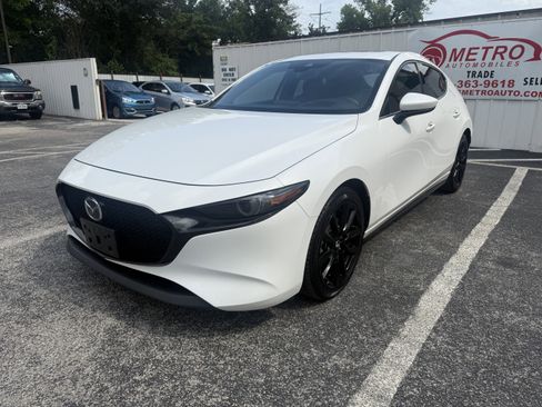 Used 2022 MAZDA MAZDA3 s image 1