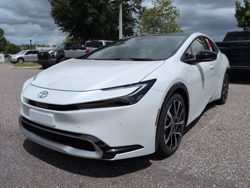 New 2026 Toyota Prius Plug-In Hybrid FWD image 2