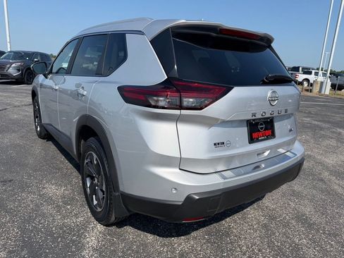 Used 2024 Nissan Rogue SV w/ SV Premium Package FWD image 34