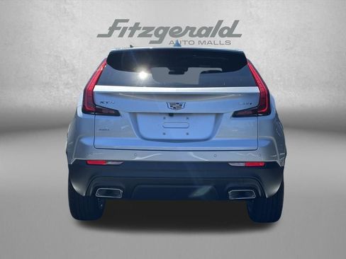 Used 2022 Cadillac XT4 Luxury w/ Cold Weather Package AWD/4WD image 4