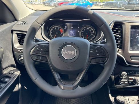 Used 2022 Jeep Cherokee Trailhawk w/ Trailer Tow Group AWD/4WD image 27