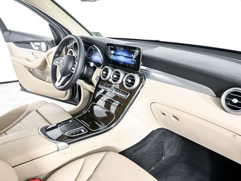 Used 2020 Mercedes-Benz GLC 300 image 24