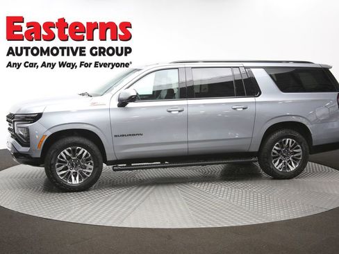 Used 2025 Chevrolet Suburban Z71 image 61