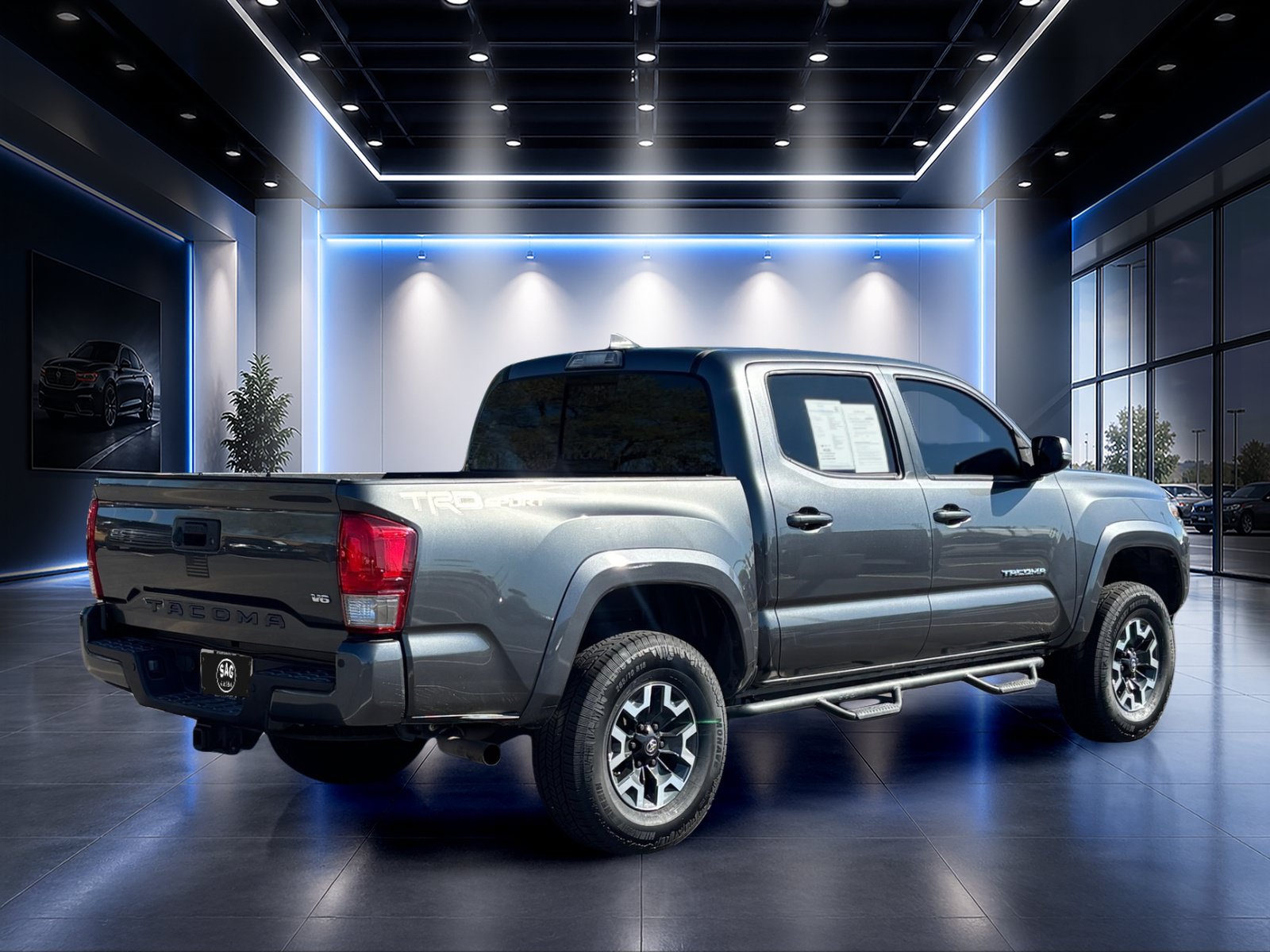 Used 2017 Toyota Tacoma TRD Sport RWD image 4