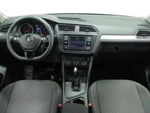 Used 2019 Volkswagen Tiguan S image 11