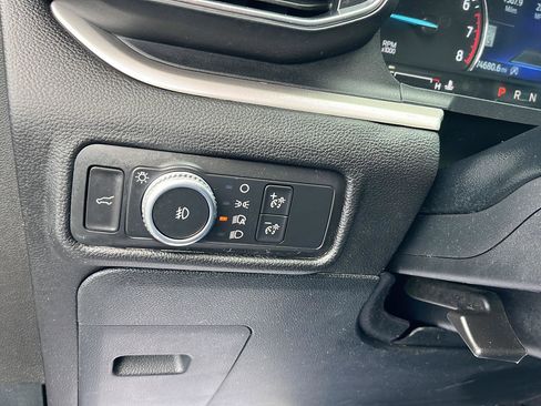 Used 2021 Ford Explorer XLT w/ Equipment Group 202A AWD/4WD image 13