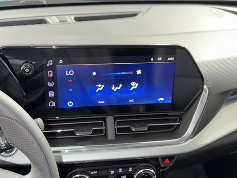 New 2026 Chevrolet Trax LT image 20