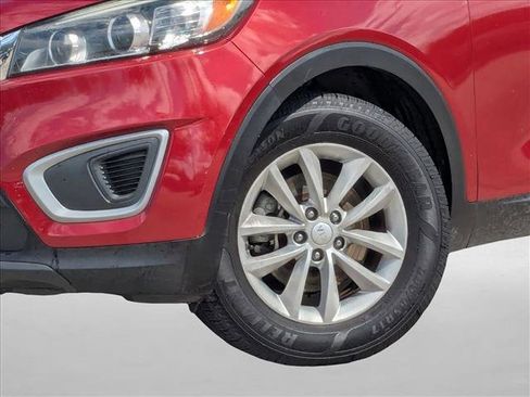 Used 2018 Kia Sorento LX V6 image 22