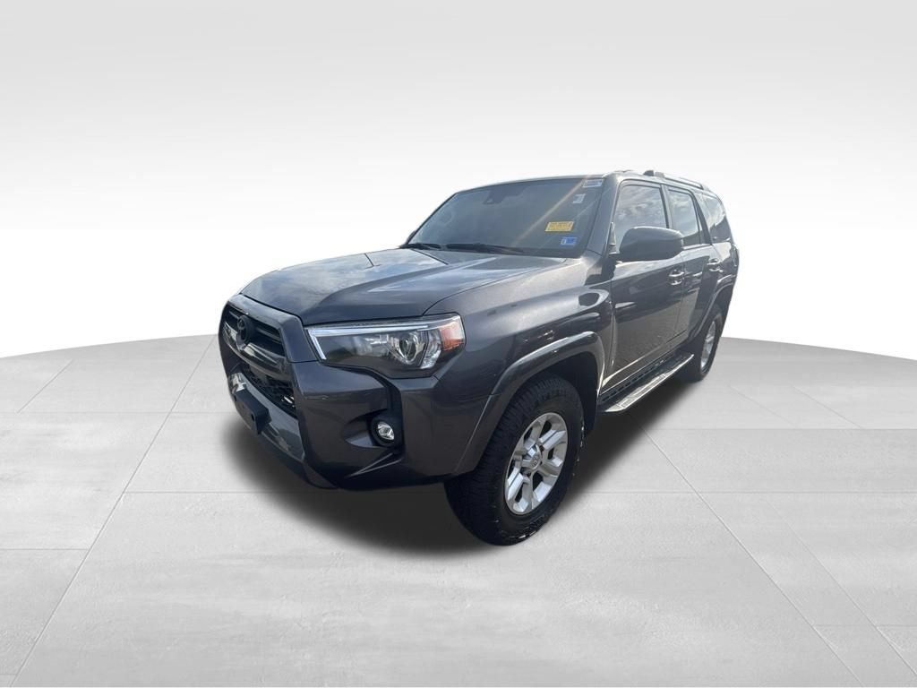 Used 2022 Toyota 4Runner SR5 AWD/4WD image 2