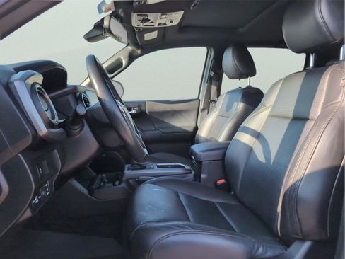 Used 2020 Toyota Tacoma TRD Off-Road w/ TRD Premium Off Road Package image 13