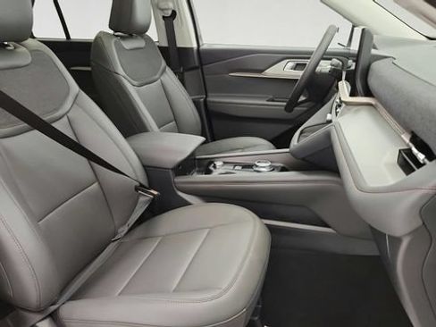 New 2026 Ford Explorer Active w/ Active Comfort Package AWD/4WD image 30