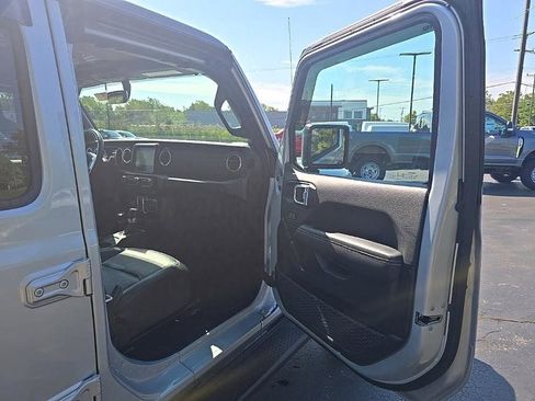 Used 2022 Jeep Wrangler Unlimited Sahara w/ Dual Top Group image 33