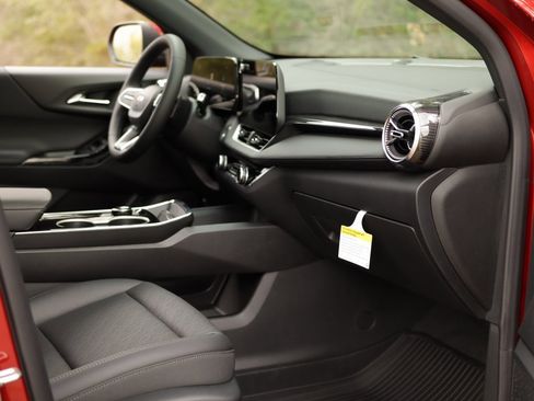 New 2026 Chevrolet Equinox LT w/ Convenience Package II image 33