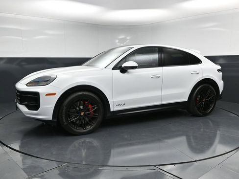 Used 2026 Porsche Cayenne GTS image 1